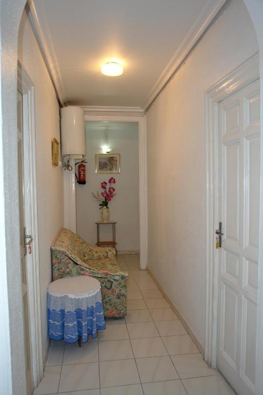 Hostal Dos Naciones Мадрид Экстерьер фото