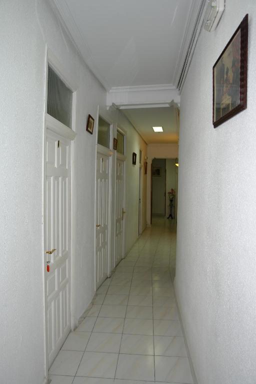 Hostal Dos Naciones Мадрид Экстерьер фото