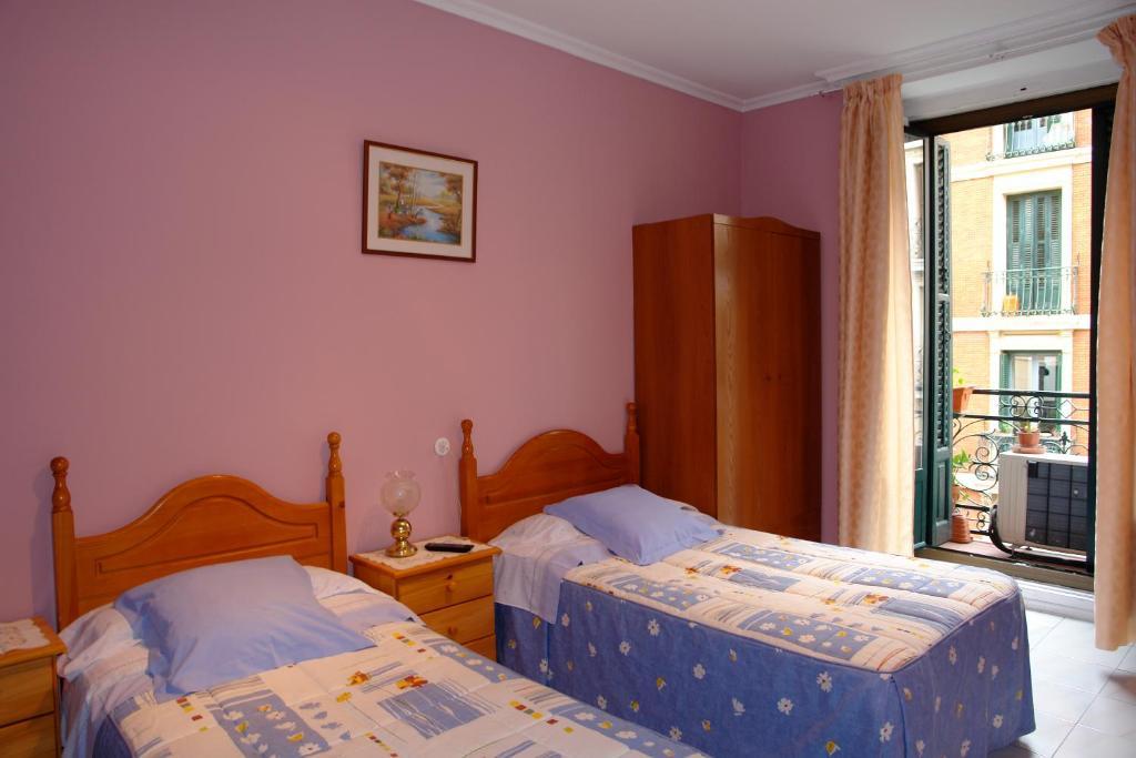 Hostal Dos Naciones Мадрид Номер фото