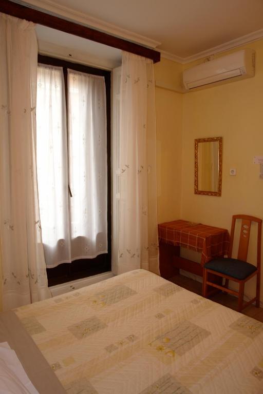 Hostal Dos Naciones Мадрид Номер фото