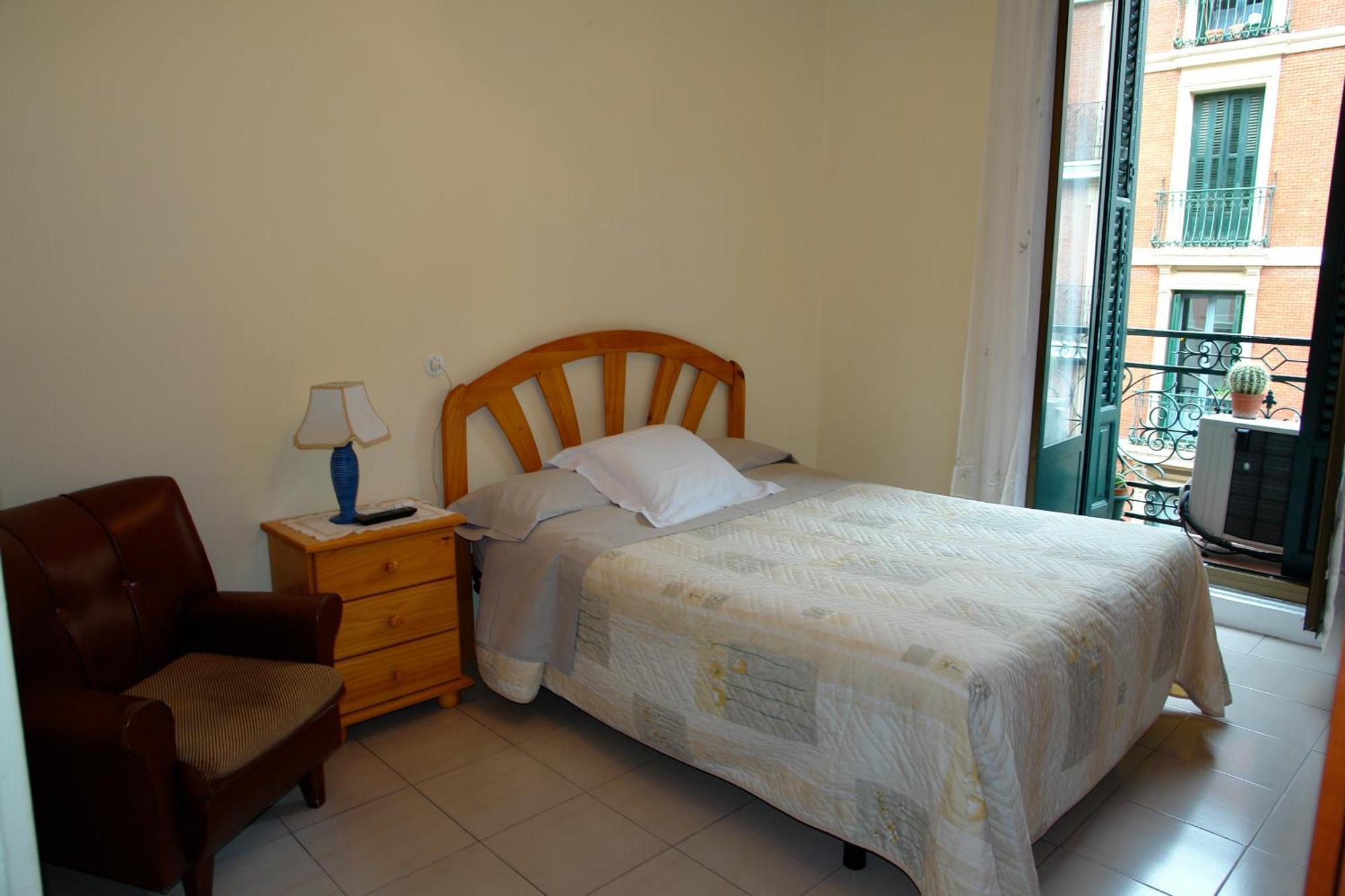 Hostal Dos Naciones Мадрид Экстерьер фото