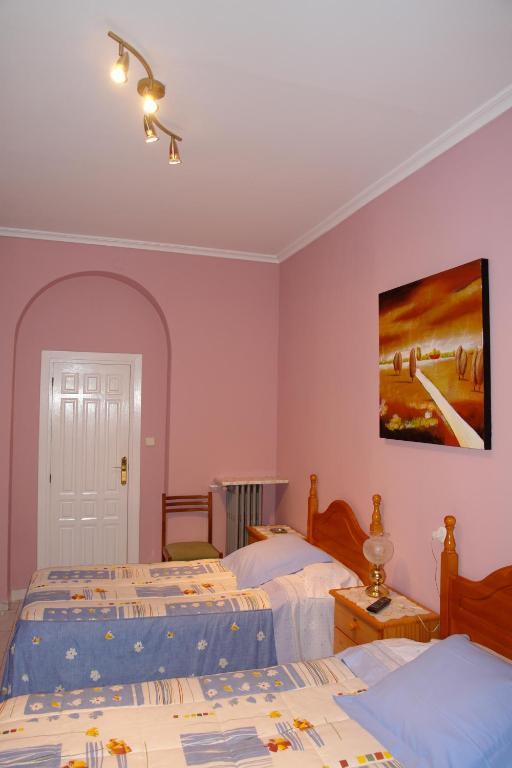 Hostal Dos Naciones Мадрид Номер фото
